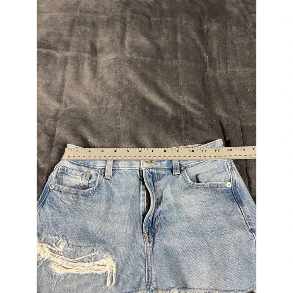 American Eagle Distressed Denim Mini Skirt Light Wash Comfort Stretch Waist Sz 2